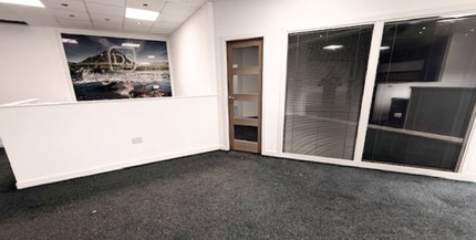Peel Park Pl, Glasgow to rent Interior Photo- Image 2 of 4