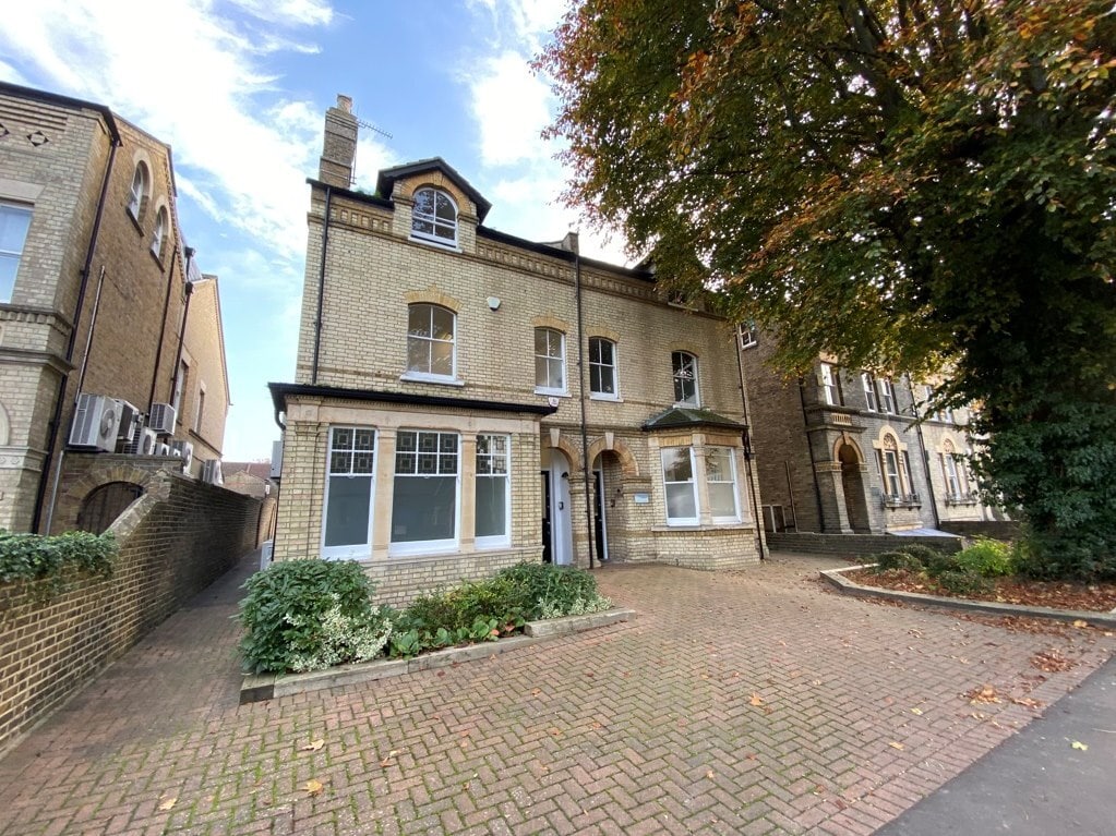 135-137 New London Rd, Chelmsford to rent Primary Photo- Image 1 of 10