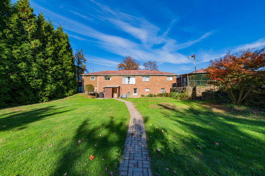 Northwestern Ave and Chestnut Ridge Road portfolio of 2 properties for sale on LoopNet.co.uk - Building Photo - Image 3 of 21