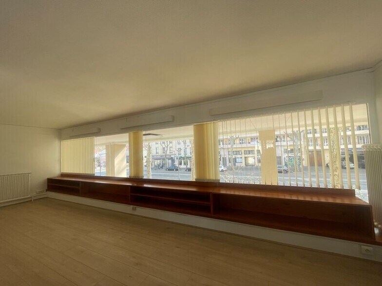 Office in Lyon to rent - Interior Photo - Image 2 of 6
