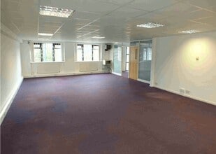 Walker Ave, Milton Keynes to rent Interior Photo- Image 1 of 4