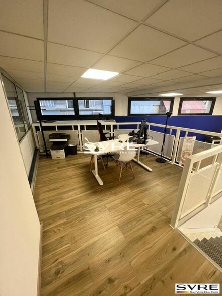 Retail in Marseille to rent - Interior Photo - Image 3 of 4