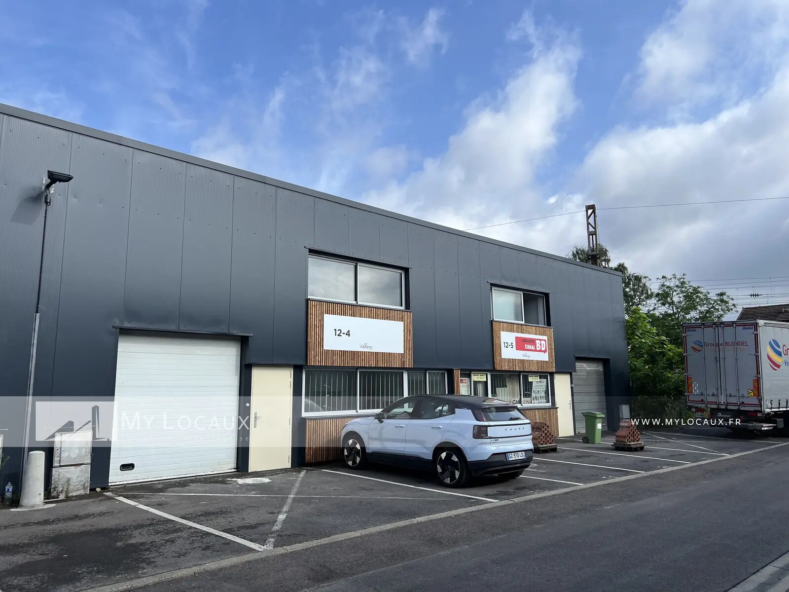 Light Industrial in Eaubonne to rent Building Photo- Image 1 of 6