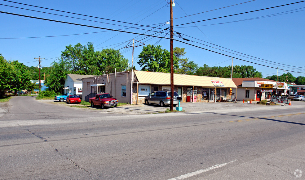 2525-2529 E Broadway Ave, Maryville, TN for sale - Primary Photo - Image 1 of 1