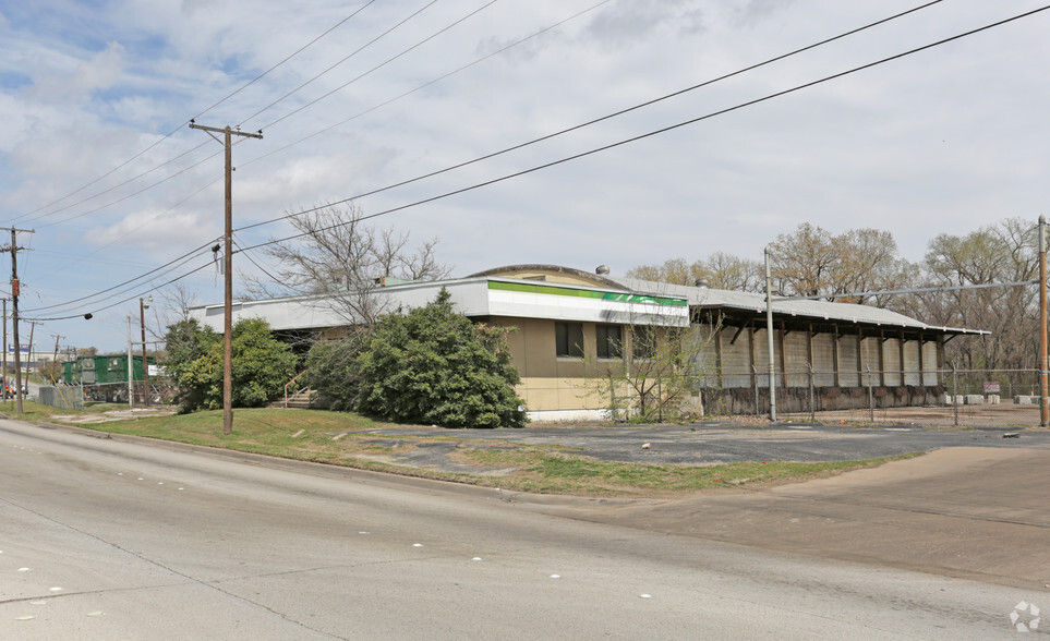 1301 Riverside Dr, Fort Worth, TX for sale - Primary Photo - Image 1 of 1