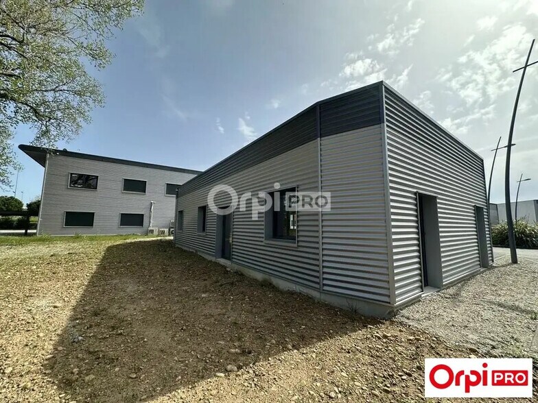 Office in Valence to rent - Building Photo - Image 3 of 8