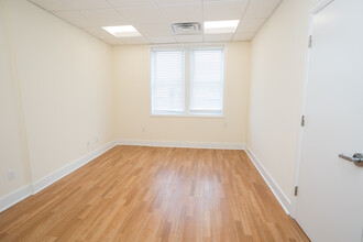 15 Valley St, South Orange, NJ for rent Interior Photo- Image 2 of 5