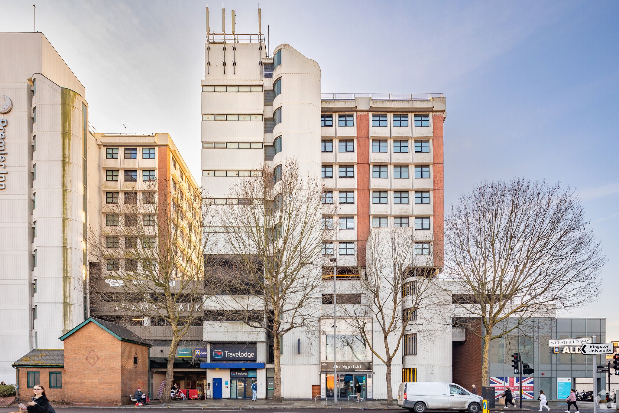 27 Wheatfield Way, Kingston Upon Thames to rent Primary Photo- Image 1 of 5