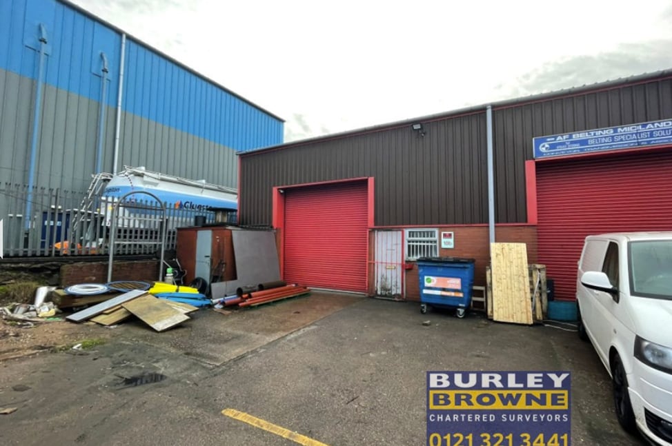 Lichfield Rd, Brownhills to rent Building Photo- Image 1 of 3