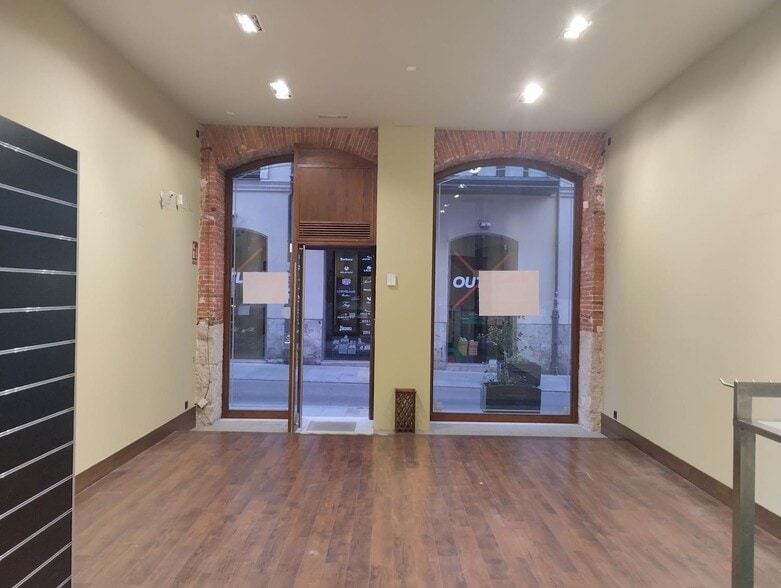 Retail in Valladolid to rent - Interior Photo - Image 2 of 12