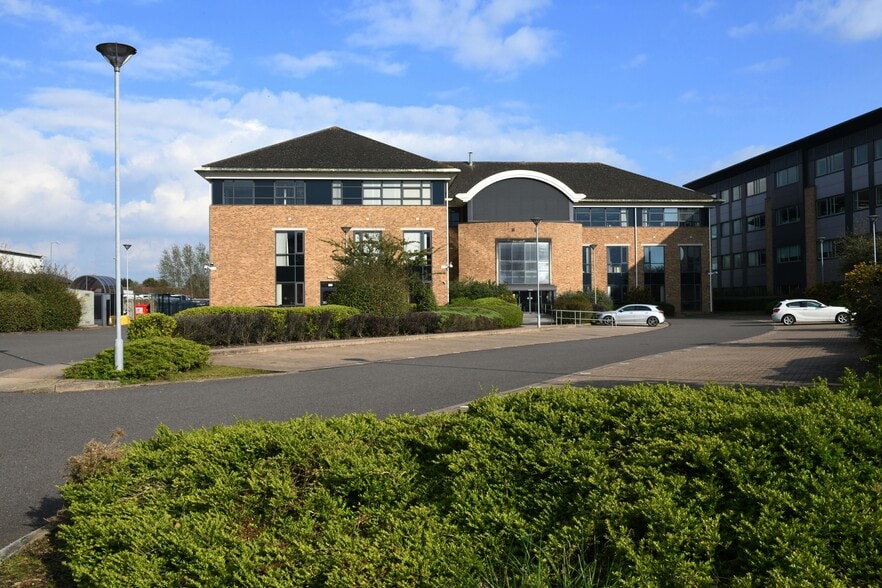 5 Barling Way, Nuneaton for sale - Building Photo - Image 3 of 16