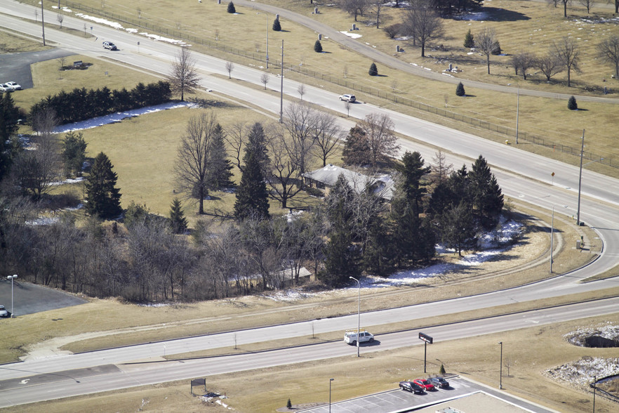 7820 N Allen Rd, Peoria, IL for sale - Building Photo - Image 1 of 1