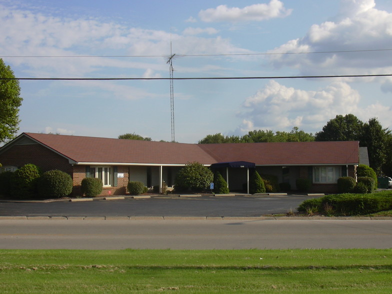 1240 Ashley Cir, Bowling Green, KY for sale - Primary Photo - Image 1 of 1