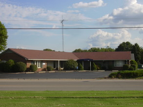 1240 Ashley Cir, Bowling Green, KY for sale Primary Photo- Image 1 of 1