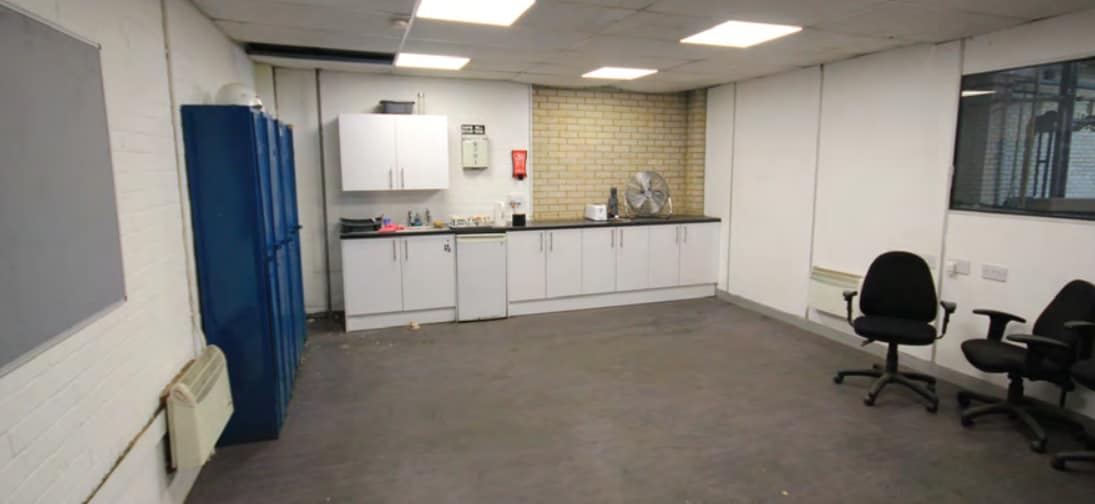 1-6 Courteney Rd, Gillingham to rent Interior Photo- Image 1 of 9