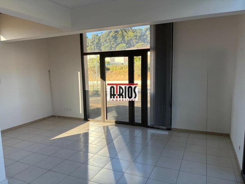 Retail in Ollioules to rent - Interior Photo - Image 3 of 6