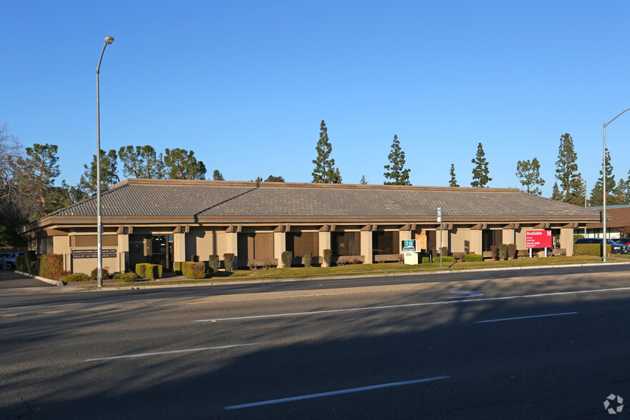 2416 W Shaw Ave, Fresno, CA for sale - Primary Photo - Image 1 of 1