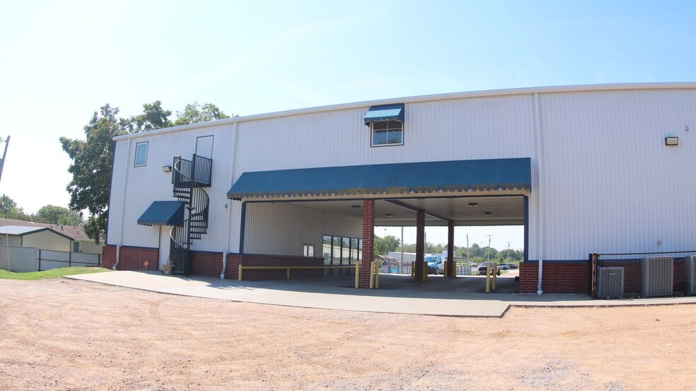 213 E Main St, Calera, OK for sale - Building Photo - Image 2 of 8