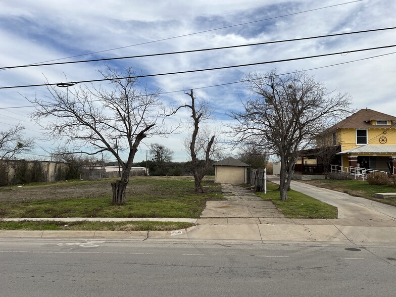 2309 Oakland Blvd, Fort Worth, TX for sale - Building Photo - Image 3 of 11