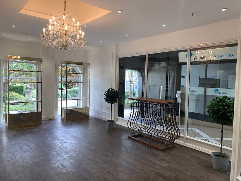 North St, Bishop's Stortford to rent - Building Photo - Image 2 of 29