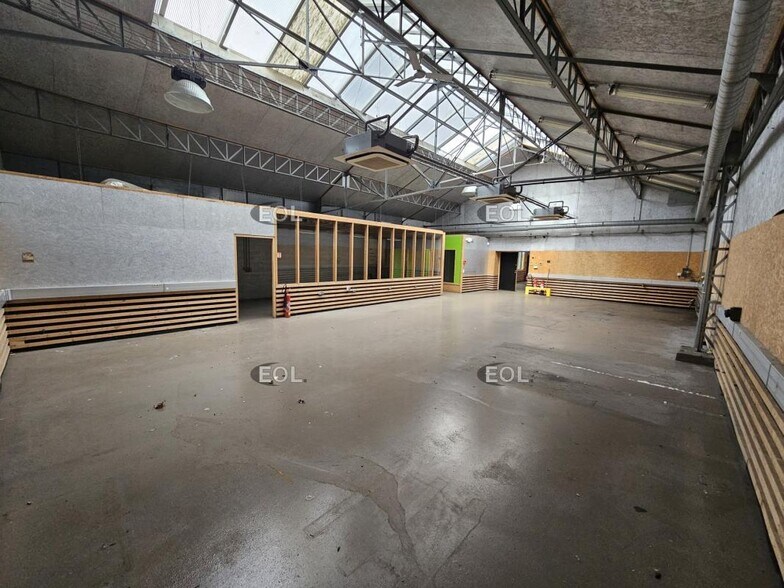 Light Industrial in Ivry-sur-Seine to rent - Interior Photo - Image 3 of 11