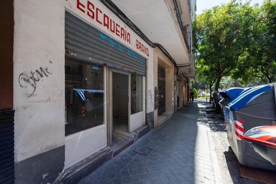 Calle Doctor Pareja Yébenes, 10, Granada, Granada for sale - Building Photo - Image 3 of 19