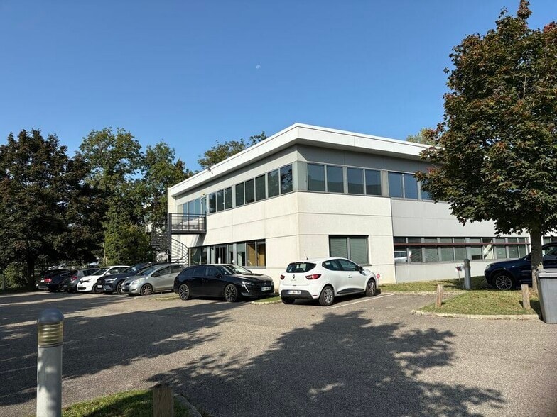 5 Allée Des Séquoias, Limonest to rent - Building Photo - Image 1 of 13