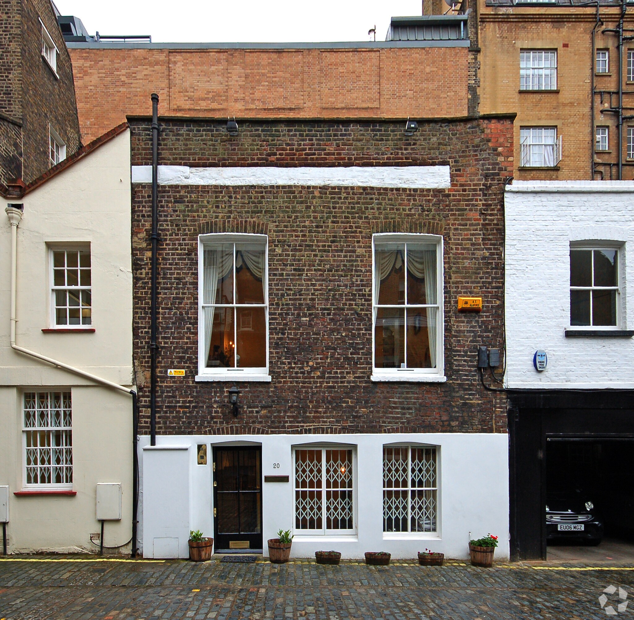 20 Seymour Mews, London for sale Primary Photo- Image 1 of 1