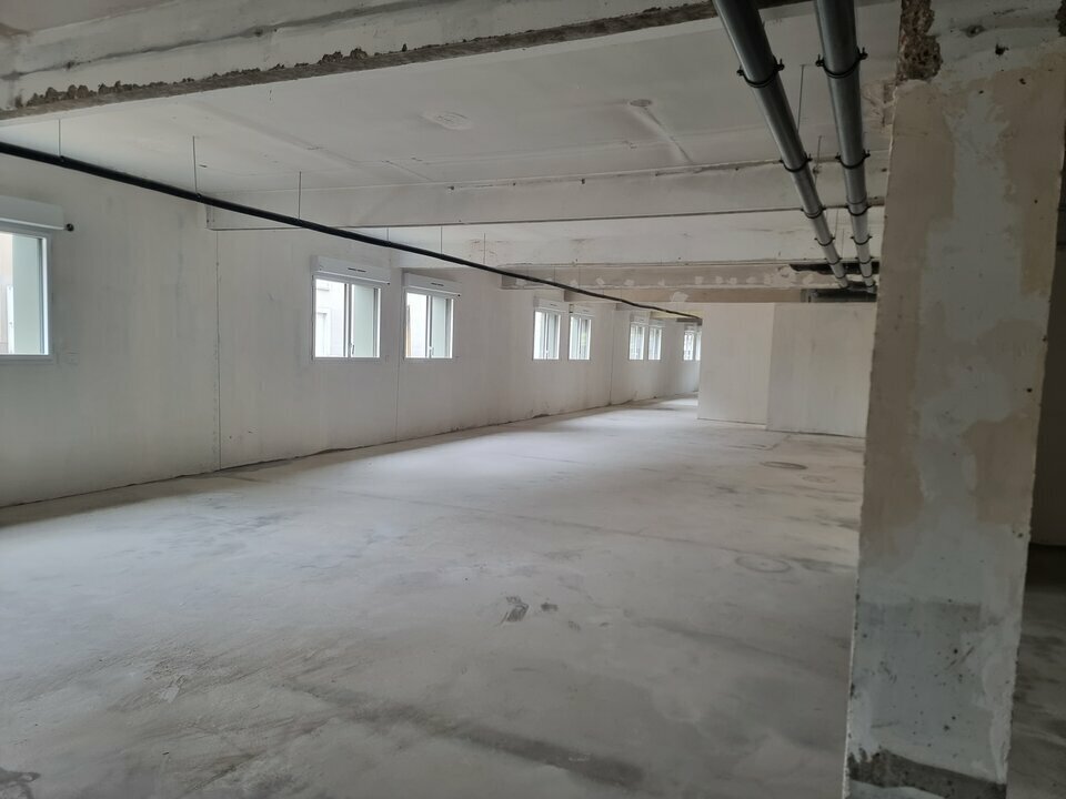 Light Industrial in Brétigny-sur-Orge to rent Interior Photo- Image 1 of 10