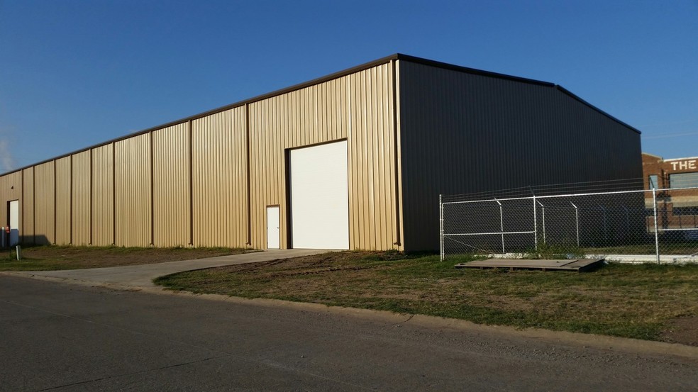 420 SE Larrance St, Lawton, OK for sale - Building Photo - Image 2 of 4