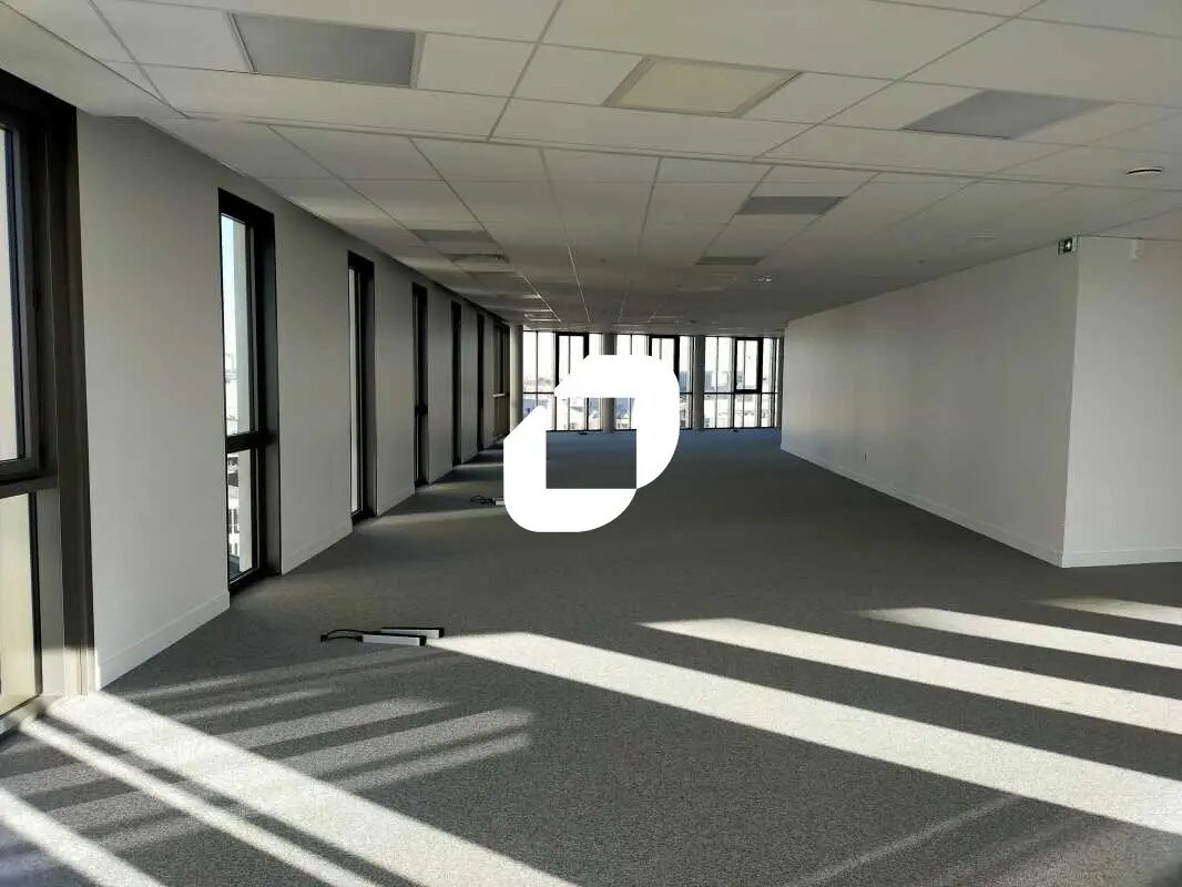 Office in Bordeaux to rent Interior Photo- Image 1 of 9