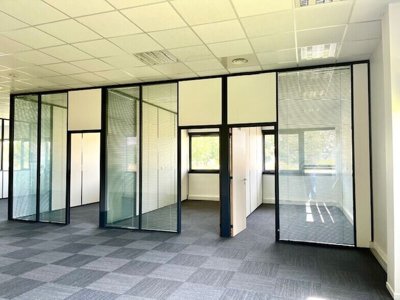 Office in Labège to rent - Interior Photo - Image 3 of 12