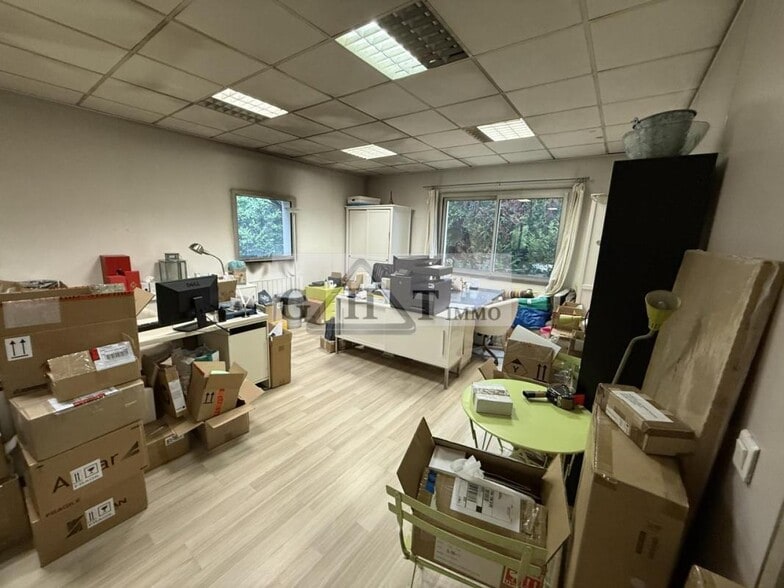 Industrial in Argenteuil for sale - Interior Photo - Image 1 of 1