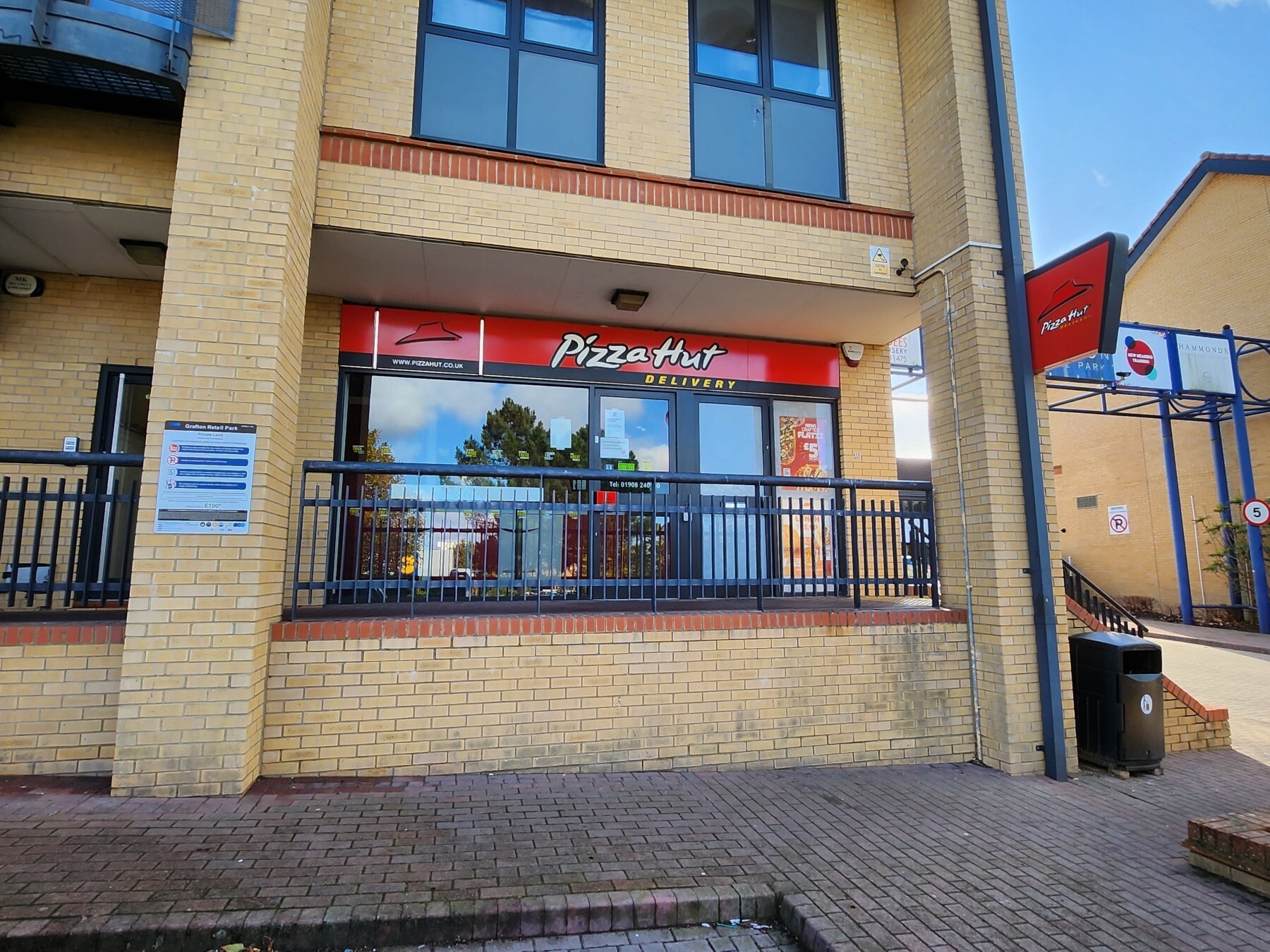 Oldbrook, Milton Keynes to rent Building Photo- Image 1 of 19