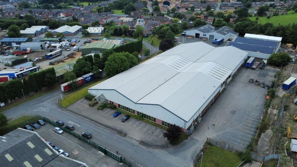 Rosevale Rd, Newcastle Under Lyme to rent - Primary Photo - Image 1 of 11
