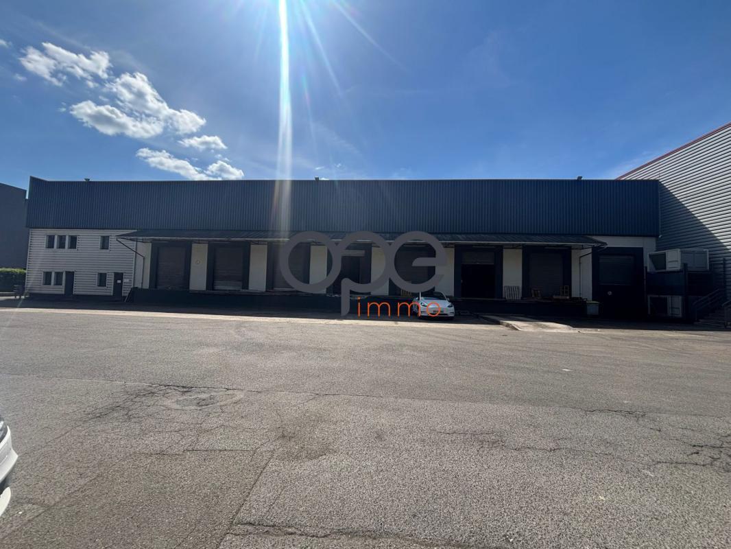 Industrial in Gonesse to rent Building Photo- Image 1 of 9