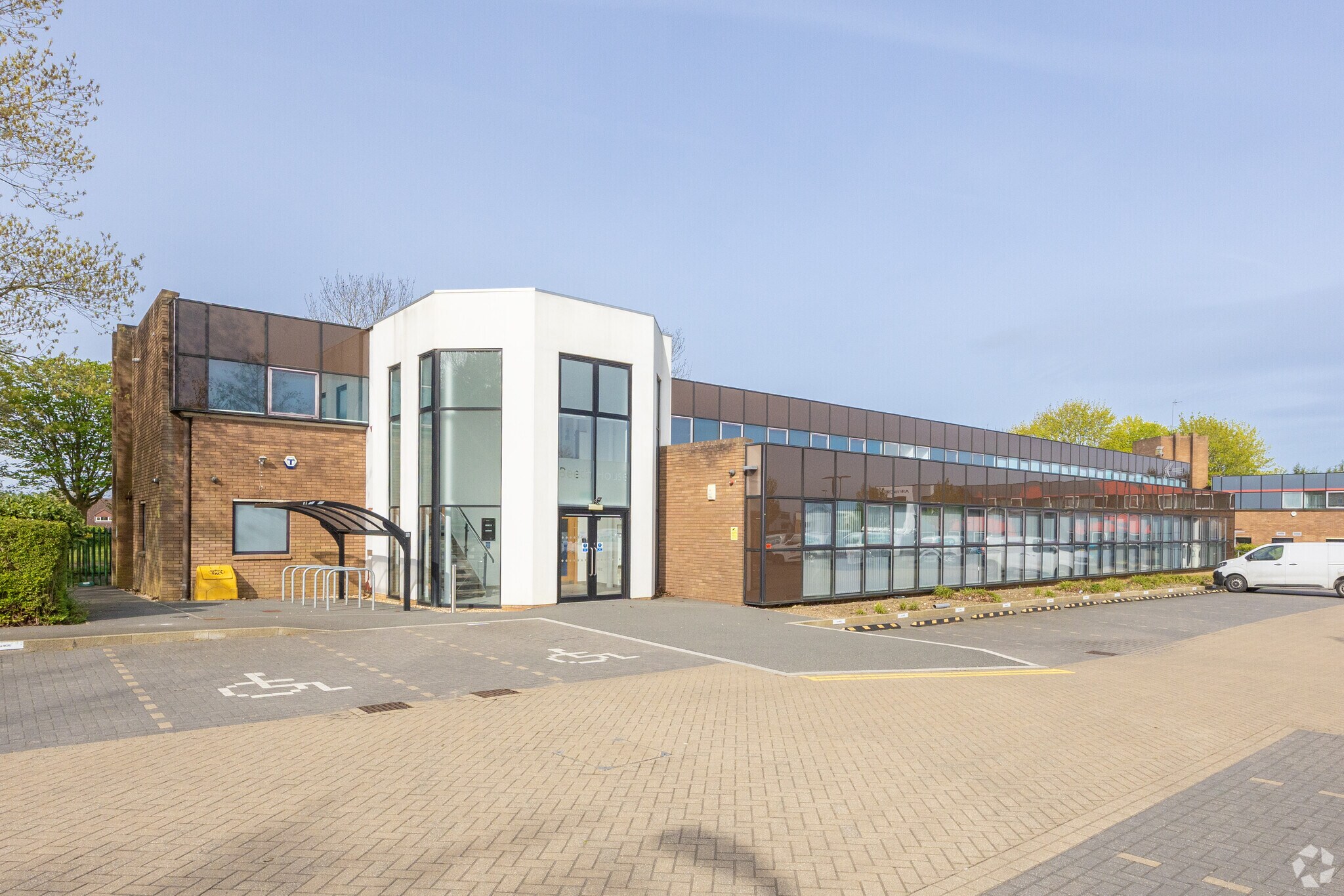 Breckland, Milton Keynes to rent Primary Photo- Image 1 of 9