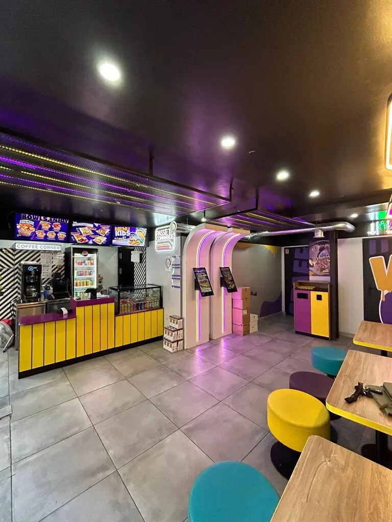 Retail in Paris to rent Interior Photo- Image 1 of 6