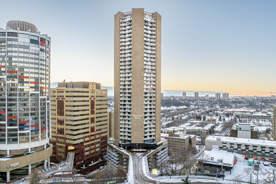 10205 100th Ave NW, Edmonton, AB for sale - Primary Photo - Image 1 of 1