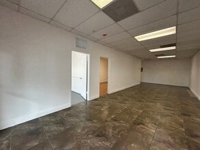 2075 N Powerline Rd, Pompano Beach, FL to rent Interior Photo- Image 2 of 5