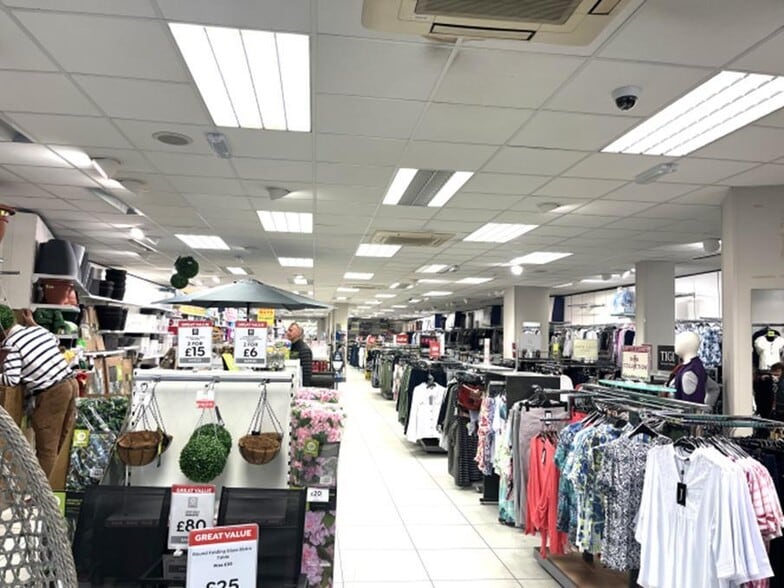 32-33 Market Pl, Wokingham to rent - Building Photo - Image 3 of 3