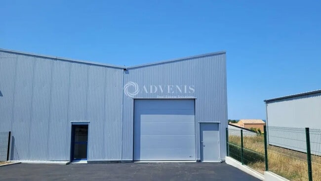 Location Local d'activités 165 m²