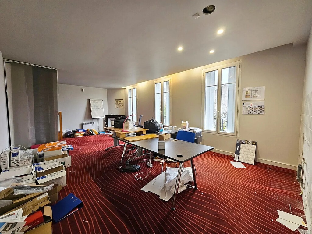 Vente Local d'activités 300 m² - Photo 1