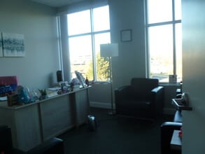 9110 Railroad Dr, Manassas Park, VA to rent Interior Photo- Image 2 of 4