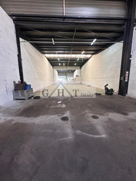Industrial in SAINT-OUEN-L'AUMONE to rent - Interior Photo - Image 2 of 4
