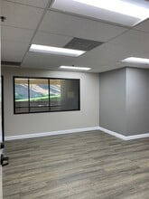 16885 W Bernardo Dr, San Diego, CA to rent Interior Photo- Image 1 of 9