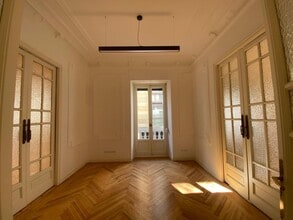 Office in Madrid, Madrid to rent Interior Photo- Image 1 of 6