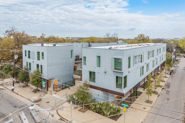 More details for 707 W Commerce St, Dallas, TX - Build-to-Rent for Auction