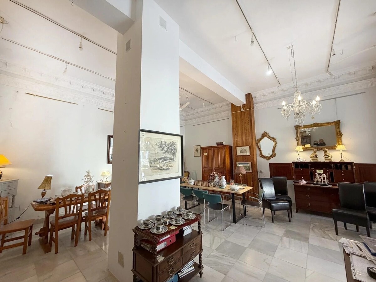Madrid, MAD 28005 - - - Interior Photo - Image 2 of 7