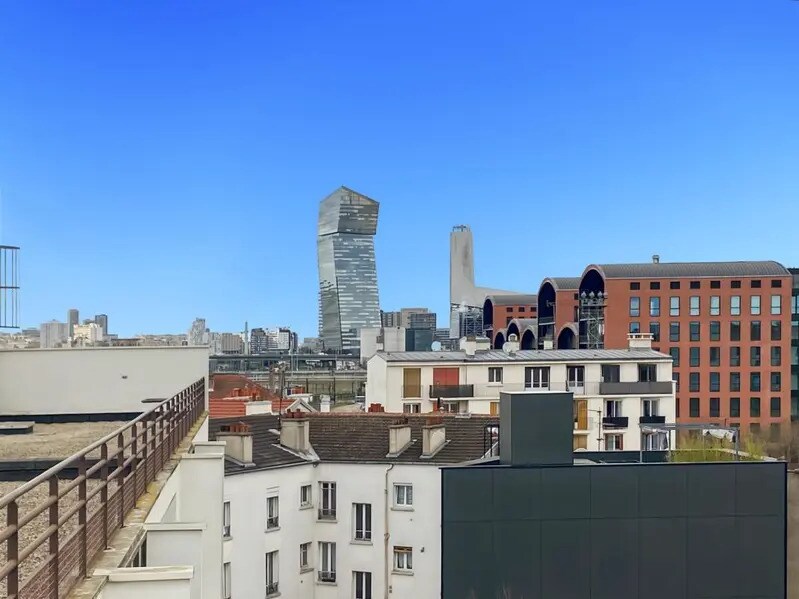 Office in Ivry-sur-Seine to rent Building Photo- Image 1 of 7